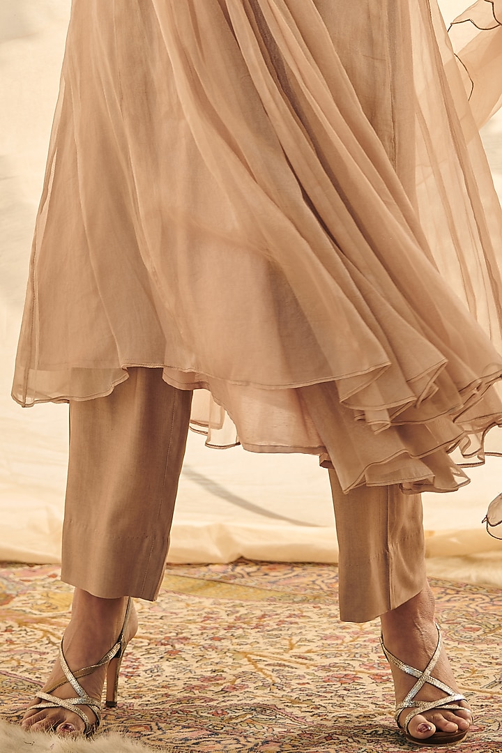 Nude Pink Hand Embroidered Kurta Set by Neelu Sethi at Pernia's Pop Up Shop