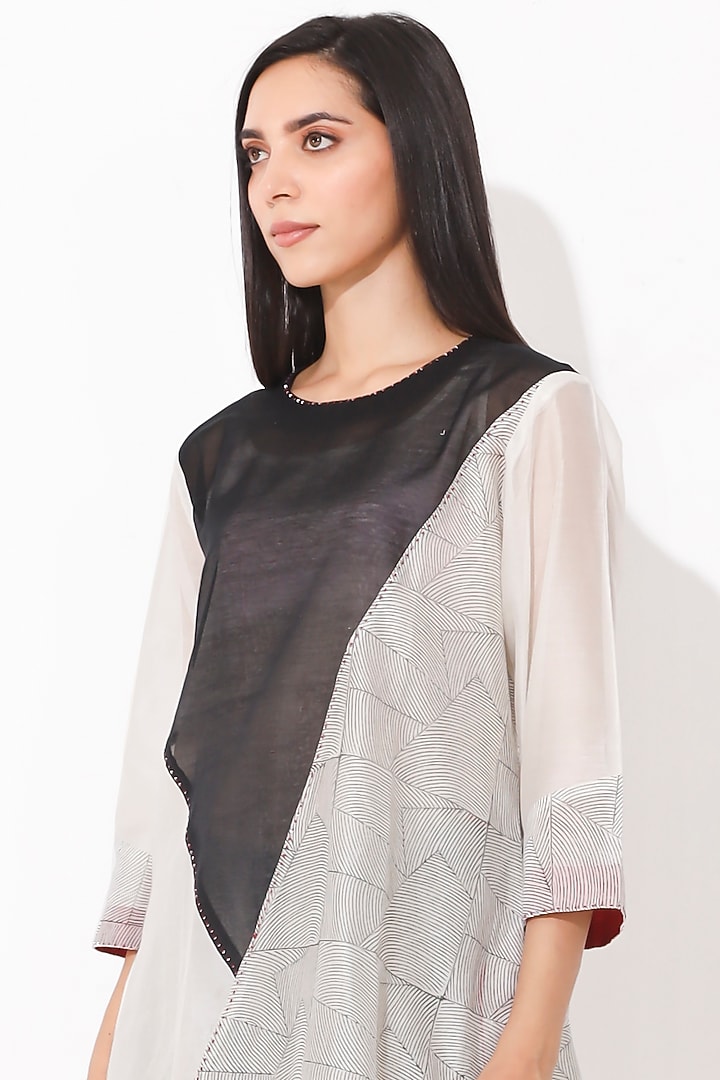 Black Printed & Embroidered Kurta Set by Neelu Sethi at Pernia's Pop Up Shop