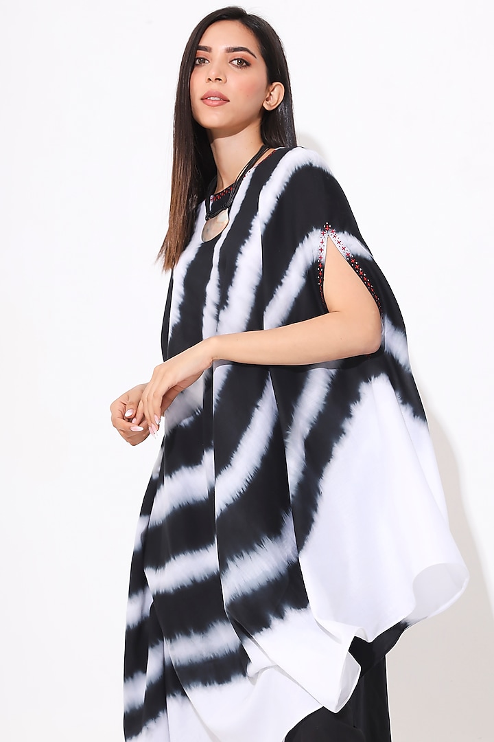 Black Tie-Dye Kurta Set by Neelu Sethi at Pernia's Pop Up Shop