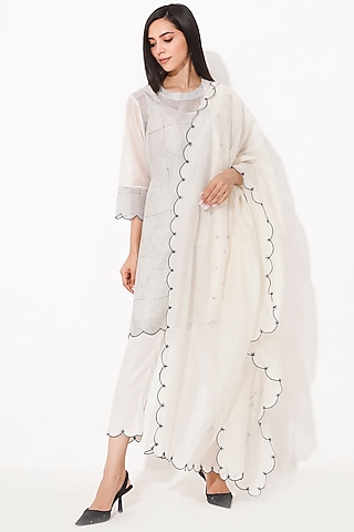 Black & White Printed & Embroidered Kurta Set by Neelu Sethi