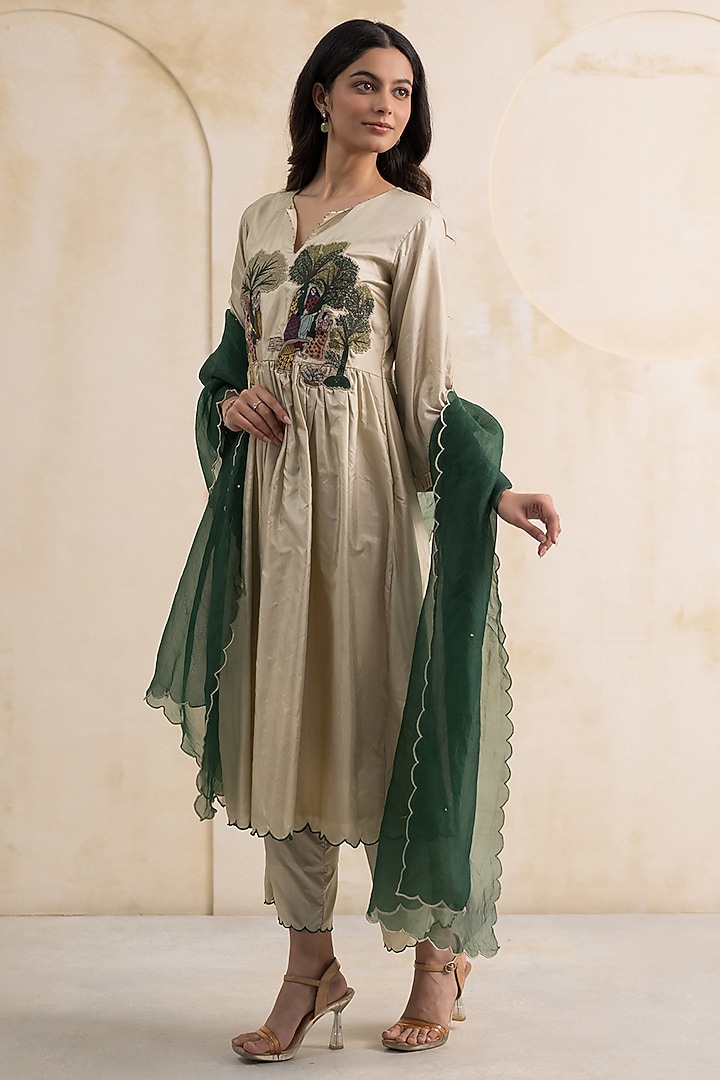 Ivory Dupion Silk Thread Embroidered Kurta Set by Neelu and Manvi at Pernia's Pop Up Shop