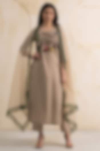 Beige Cotton Silk Hand & Machine Embroidered Kurta Set by Neelu and Manvi at Pernia's Pop Up Shop