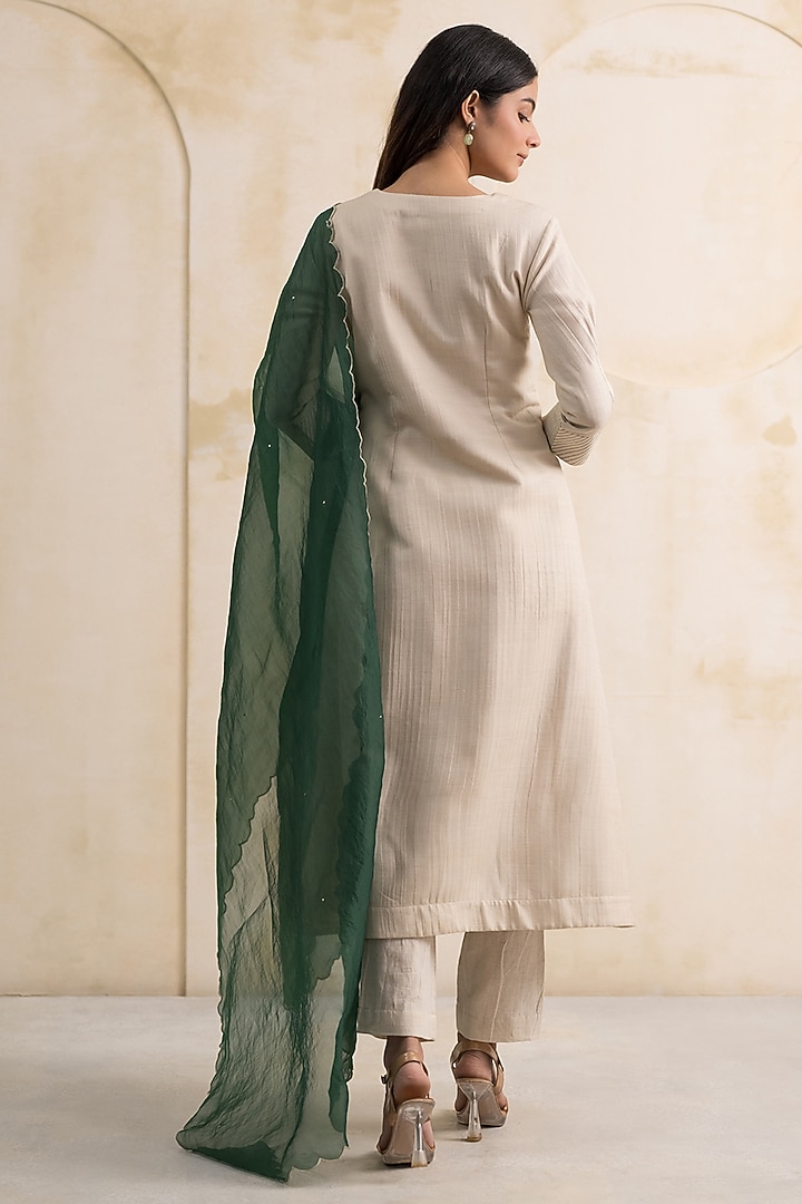 Off-White Cotton Silk Thread Embroidered Kurta Set by Neelu and Manvi at Pernia's Pop Up Shop