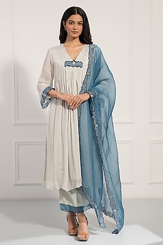 Off-White Chinon Embroidered Kurta Set by Neelu and Manvi