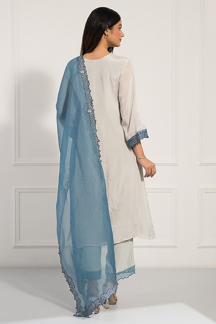 Off-White Chinon Embroidered Kurta Set by Neelu and Manvi at Pernia's Pop Up Shop