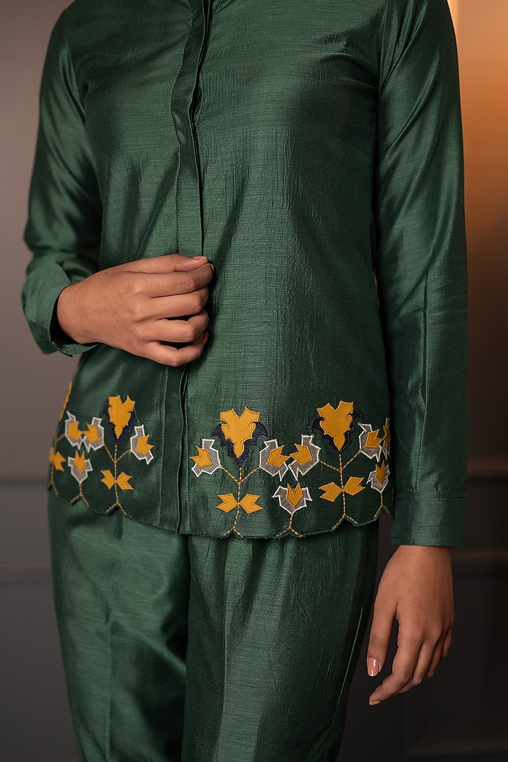 Green Cotton Silk Applique Embroidered Co-Ord Set by Neelu and Manvi at Pernia's Pop Up Shop
