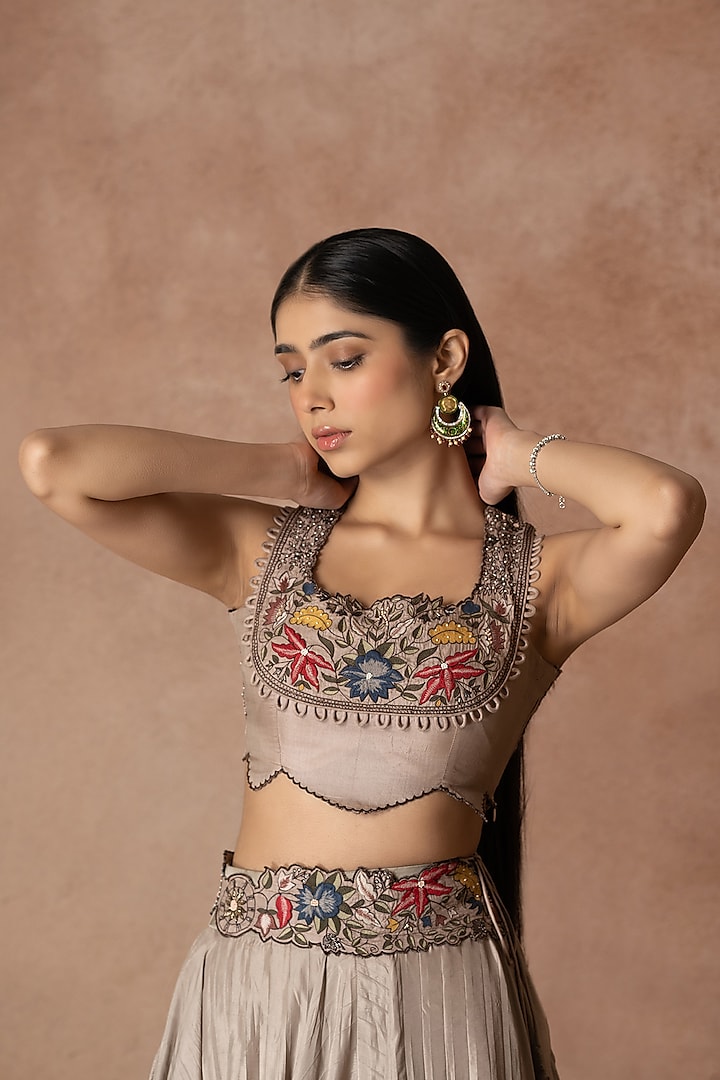 Dusty Pink Silk Embroidered Wedding Lehenga Set by Neelu and Manvi at Pernia's Pop Up Shop