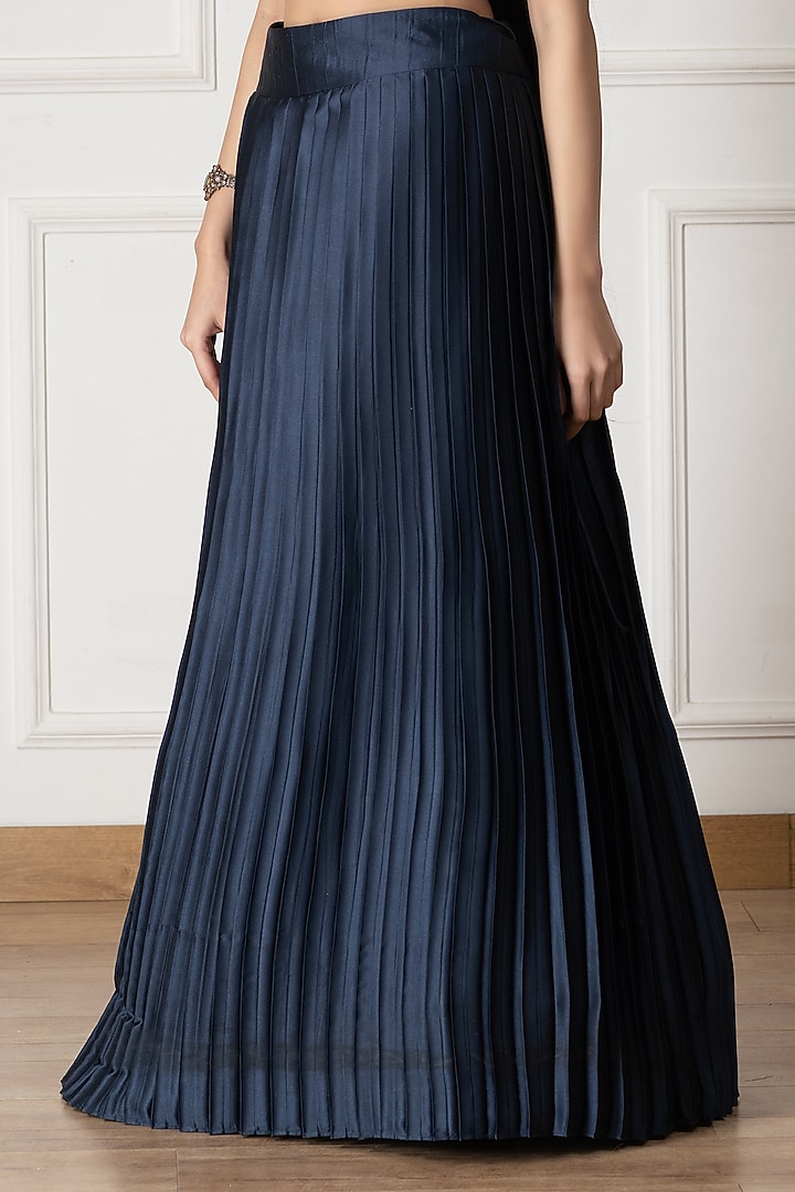 Blue Silk Crinkled Wedding Lehenga Set by Neelu and Manvi at Pernia's Pop Up Shop
