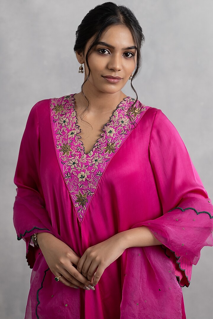 Pink Satin Hand Embroidered Kurta Set by Neelu and Manvi at Pernia's Pop Up Shop