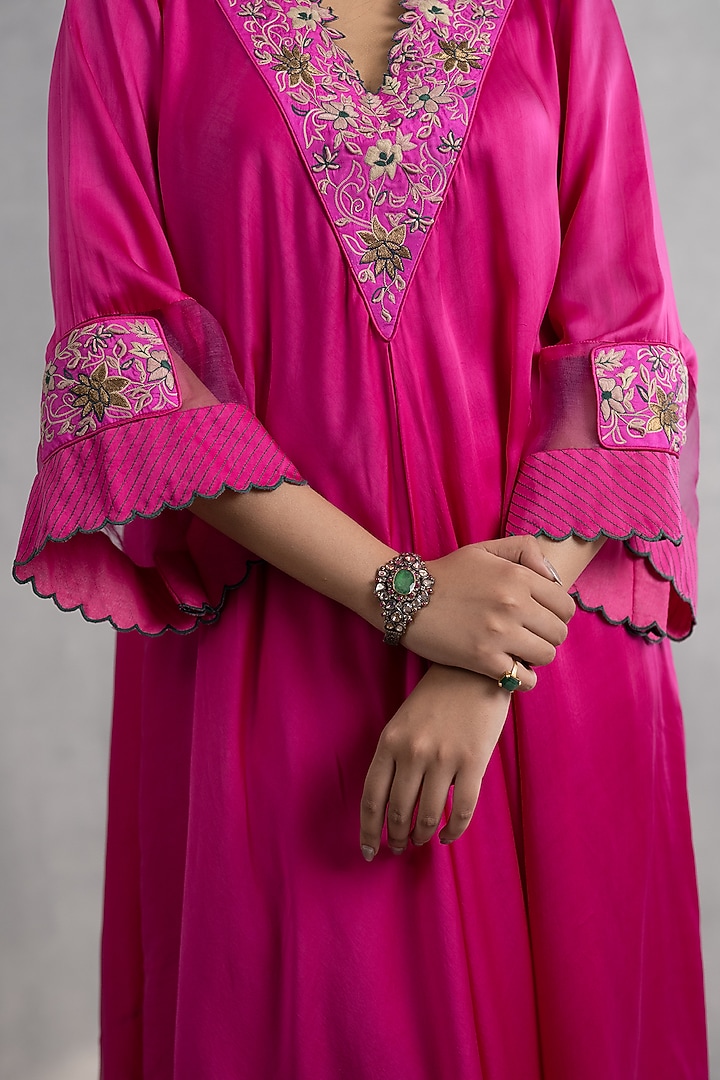 Pink Satin Hand Embroidered Kurta Set by Neelu and Manvi at Pernia's Pop Up Shop