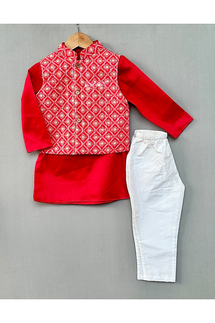 Red Cotton Satin & Georgette Printed Nehru Jacket Set For Boys by Label Neeti