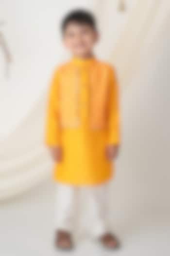 Yellow Muslin Bandhani Kurta Set For Boys by Label Neeti at Pernia's Pop Up Shop
