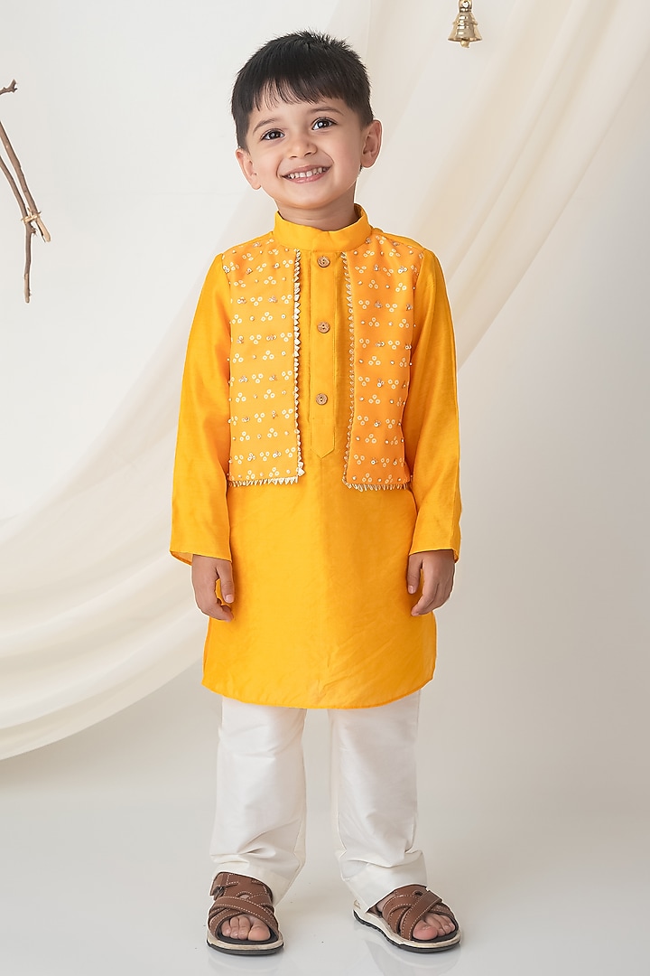 Yellow Muslin Bandhani Kurta Set For Boys by Label Neeti at Pernia's Pop Up Shop