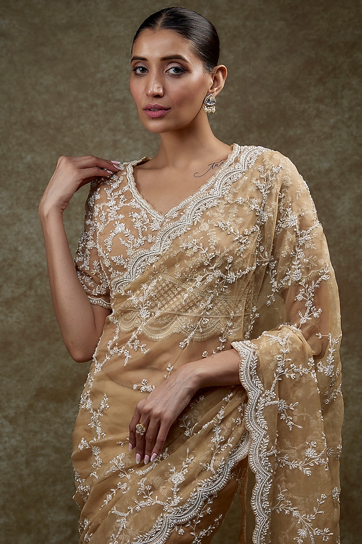Beige Organza Embroidered Reception Saree Set by COUTURE BY NIHARIKA at Pernia's Pop Up Shop