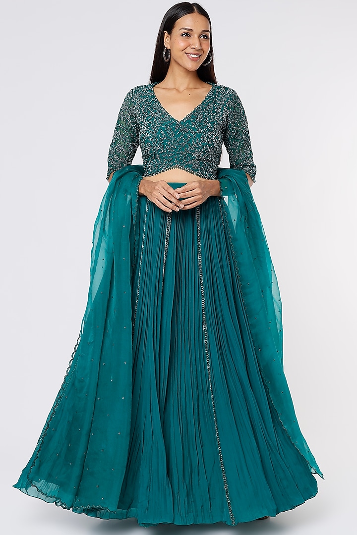 Emerald Green Embroidered Skirt Set by COUTURE BY NIHARIKA at Pernia's Pop Up Shop