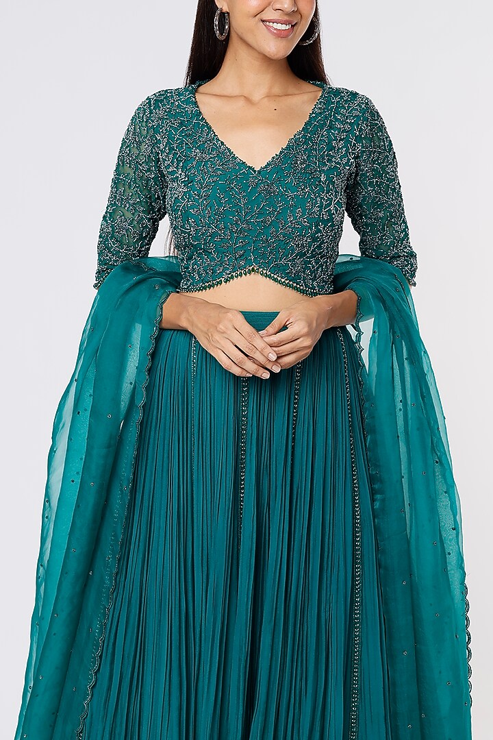 Emerald Green Embroidered Skirt Set by COUTURE BY NIHARIKA at Pernia's Pop Up Shop