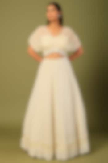 White Embroidered Bridal Lehenga Set by COUTURE BY NIHARIKA at Pernia's Pop Up Shop