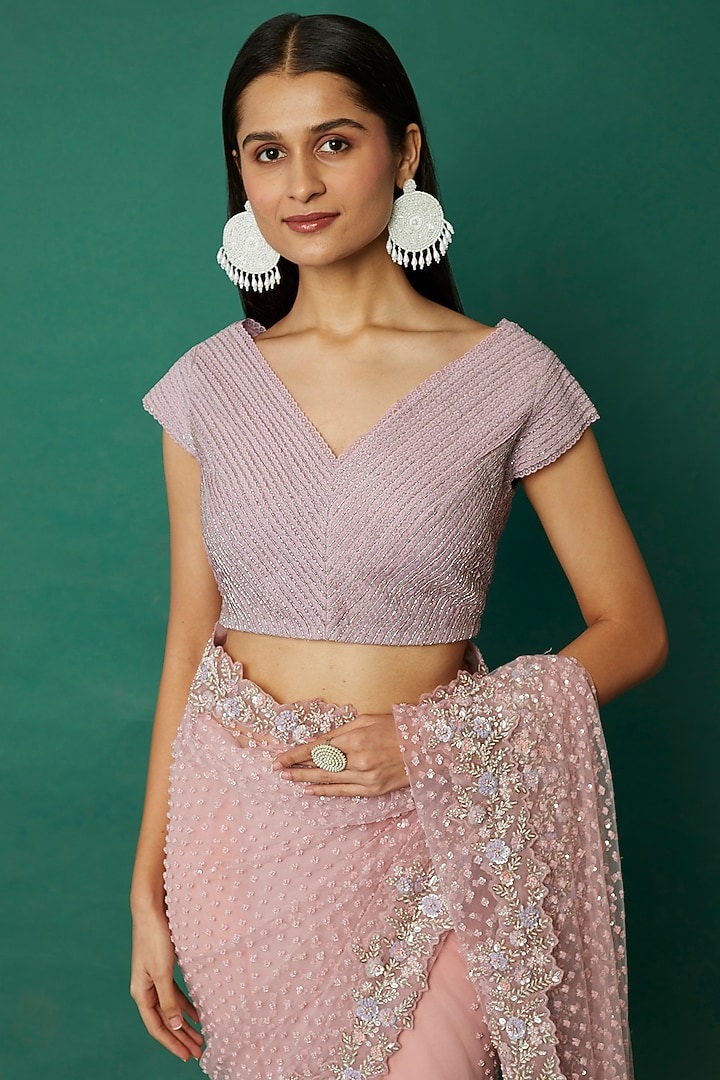 Lilac Pink Embroidered Reception Saree Set by COUTURE BY NIHARIKA at Pernia's Pop Up Shop