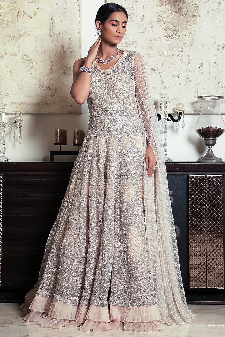 Dusty Pink Embroidered Bridal Lehenga Set by COUTURE BY NIHARIKA at Pernia's Pop Up Shop