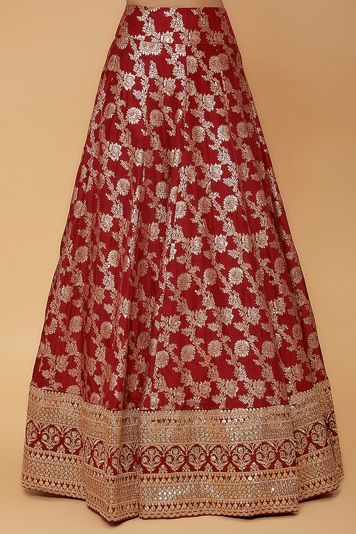 Red Pure Banarasi Wedding Lehenga Set by Neha Mehta Couture at Pernia's Pop Up Shop