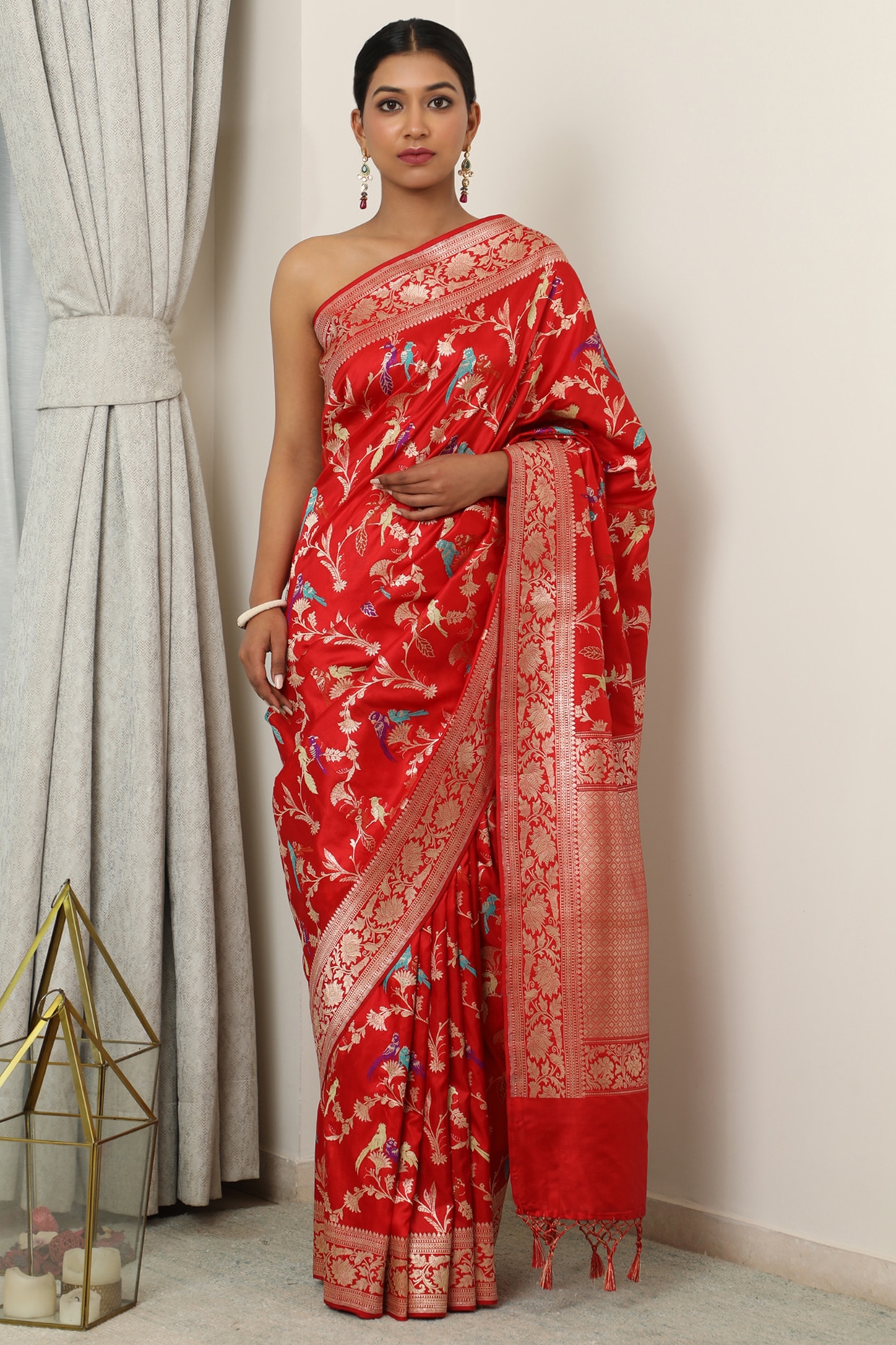 Listavio Presented Maroon colour Kanjivaram Silk Saree With Rich Pallu.