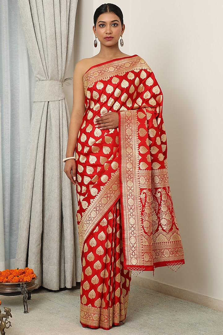 Red Katan Silk Woven Motif Saree Set by NEITRI