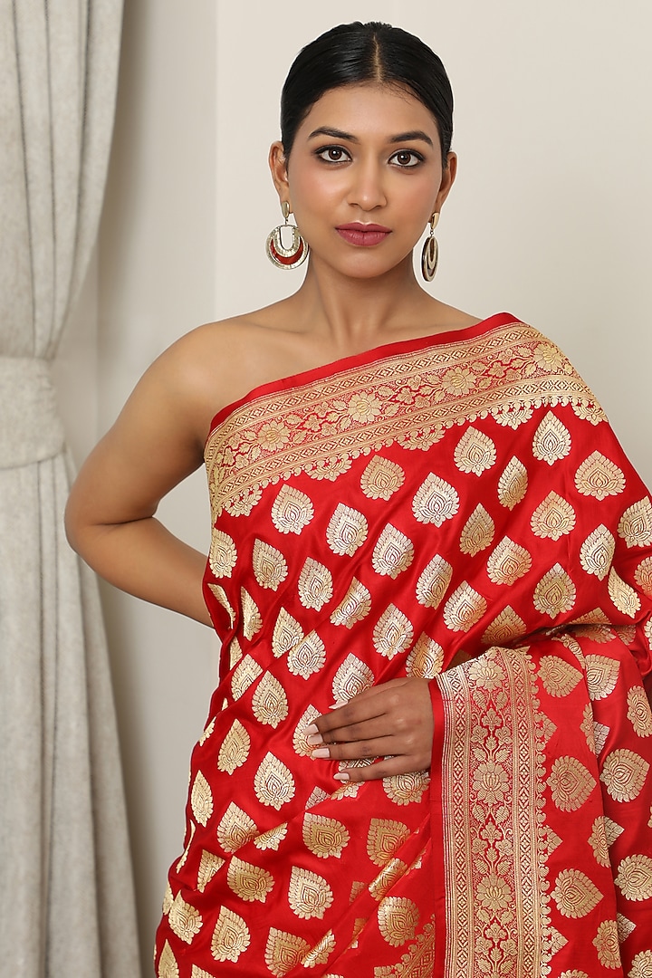 Red Katan Silk Woven Motif Reception Saree Set by NEITRI at Pernia's Pop Up Shop