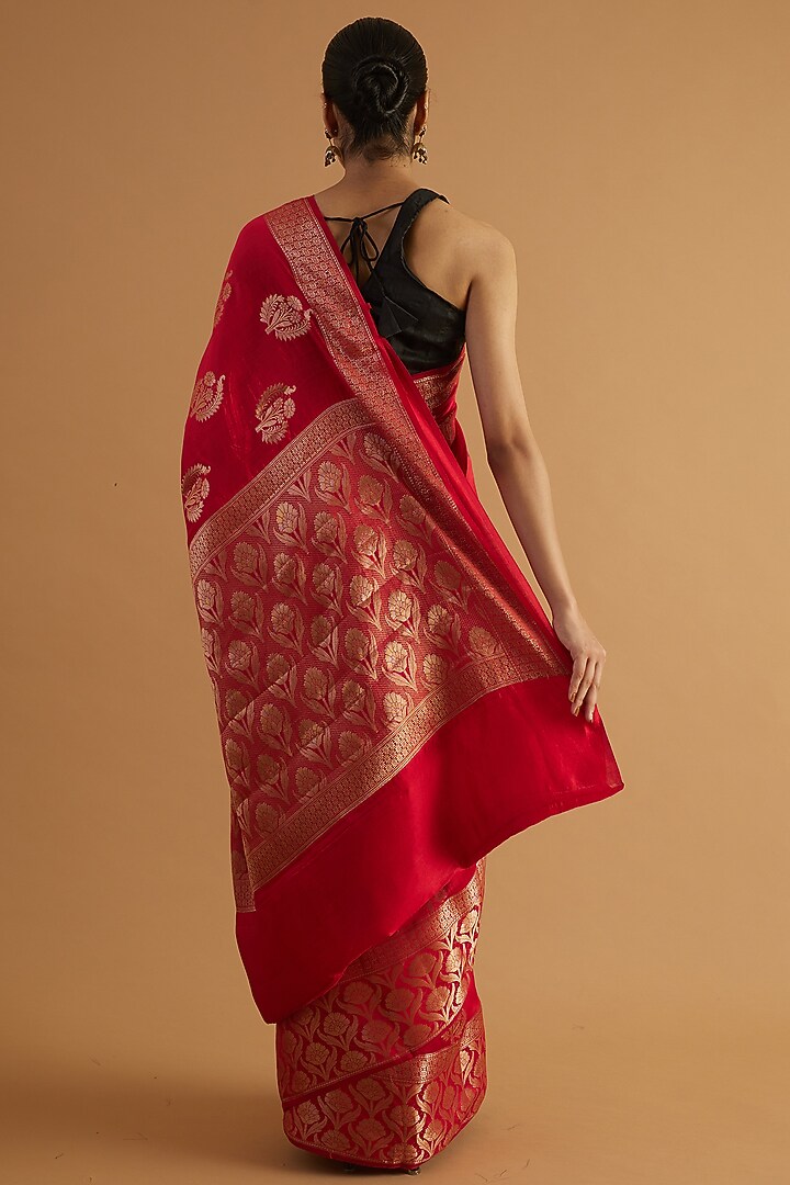 Red Chiniya Silk Handwoven Wedding Saree Set by NEITRI at Pernia's Pop Up Shop