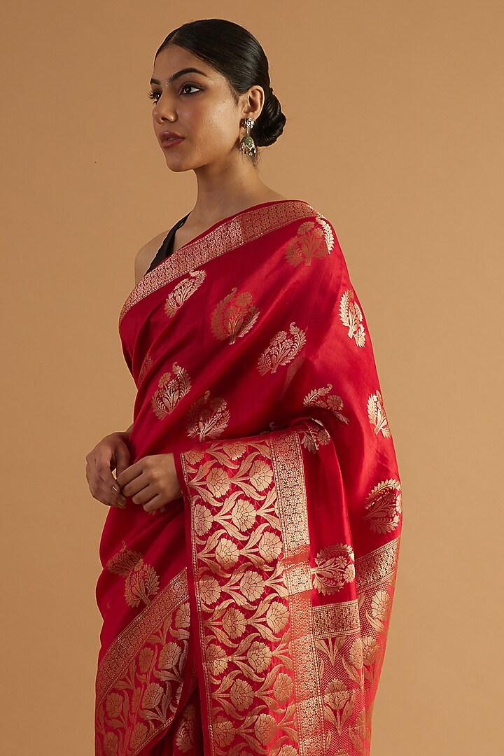 Red Chiniya Silk Handwoven Wedding Saree Set by NEITRI at Pernia's Pop Up Shop