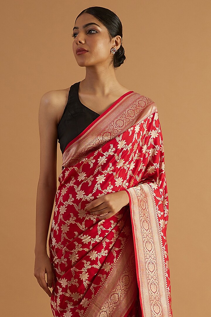 Red Katan Silk Floral Jaal Wedding Saree Set by NEITRI at Pernia's Pop Up Shop