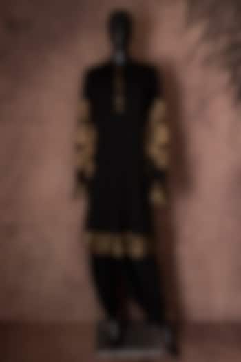 Black Kurta & Pants With Thread Work by Neeta Lulla at Pernia's Pop Up Shop