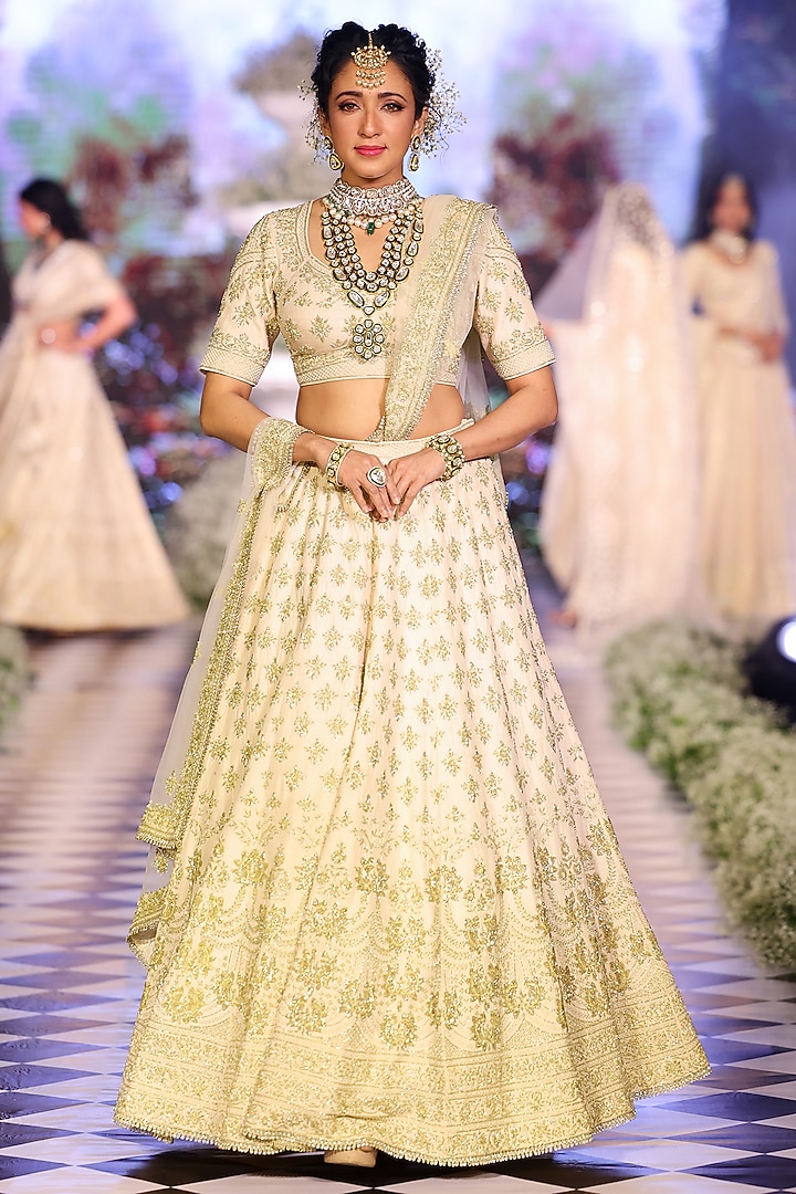 Ecru Beige Raw Silk Zari & Pearl Embroidered Bridal Lehenga Set by Neeta Lulla at Pernia's Pop Up Shop