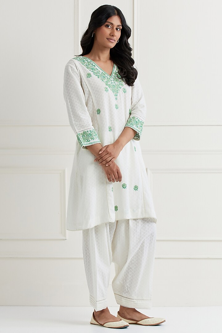 Off-White Cotton Dobby Embroidered Kurta Set by Nemaani at Pernia's Pop Up Shop