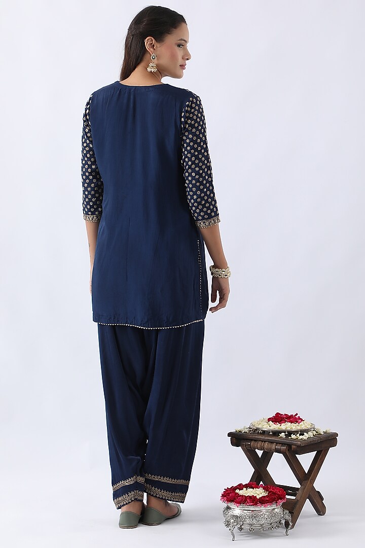 Midnight Blue Habutai Silk Cutdana & Sequins Embroidered Kurta Set by Nemaani at Pernia's Pop Up Shop