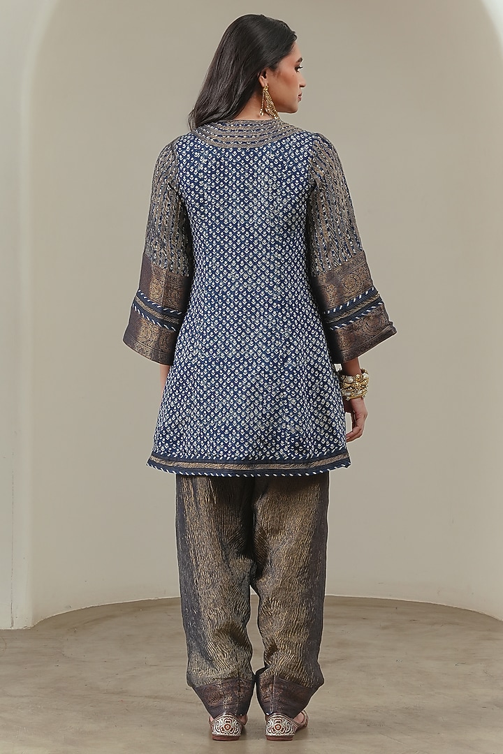 Indigo Viscose Silk Printed Kurta by Neither Nor at Pernia's Pop Up Shop