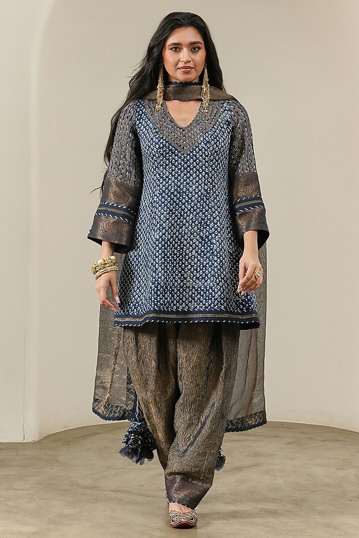 Indigo Viscose Silk Printed Kurta by Neither Nor at Pernia's Pop Up Shop