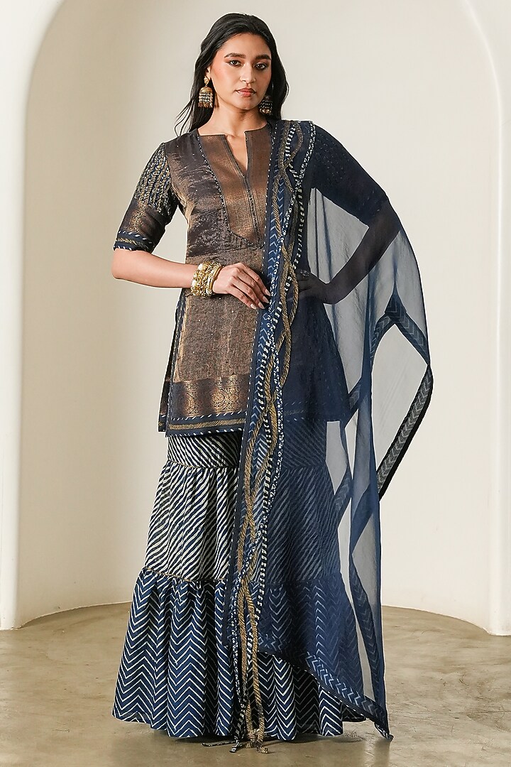 Indigo Silk Organza Dupatta by Neither Nor at Pernia's Pop Up Shop