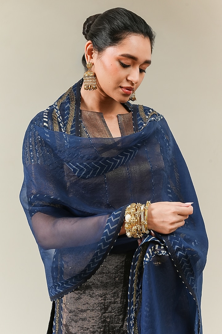 Indigo Silk Organza Dupatta by Neither Nor at Pernia's Pop Up Shop