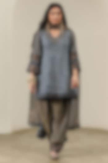 Copper Tissue Silk Dupatta by Neither Nor at Pernia's Pop Up Shop