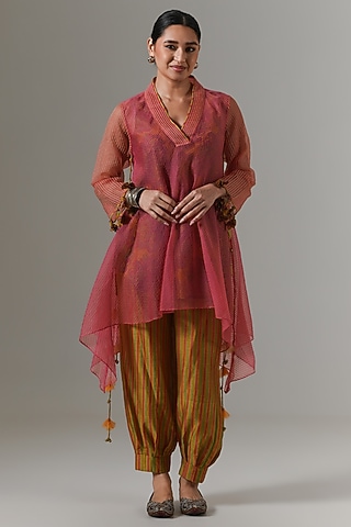 Coral Haze Organza Paisley Boota Kurta Set by Neither Nor