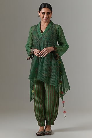 Green Tambourine Organza Paisley Boota Kurta Set by Neither Nor