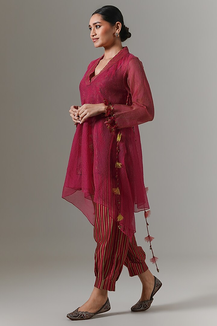 Raspberry Sorbet Organza Paisley Boota Kurta Set by Neither Nor at Pernia's Pop Up Shop