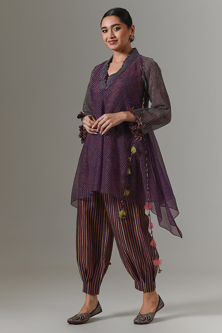 Acia-Colored Organza Paisley Boota Kurta Set by Neither Nor at Pernia's Pop Up Shop