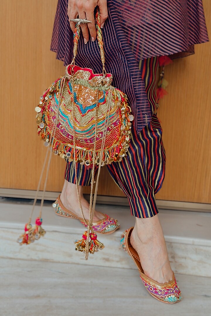 Acia-Colored Organza Paisley Boota Kurta Set by Neither Nor at Pernia's Pop Up Shop