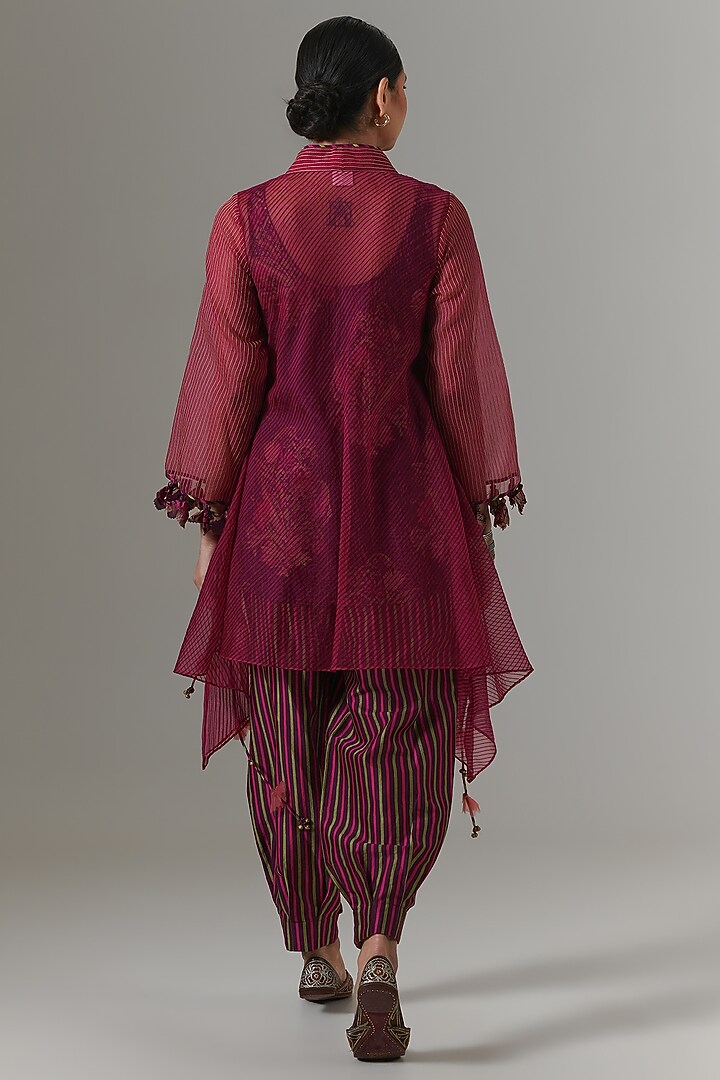 Pickled Beet Organza Paisley Boota Kurta Set by Neither Nor at Pernia's Pop Up Shop