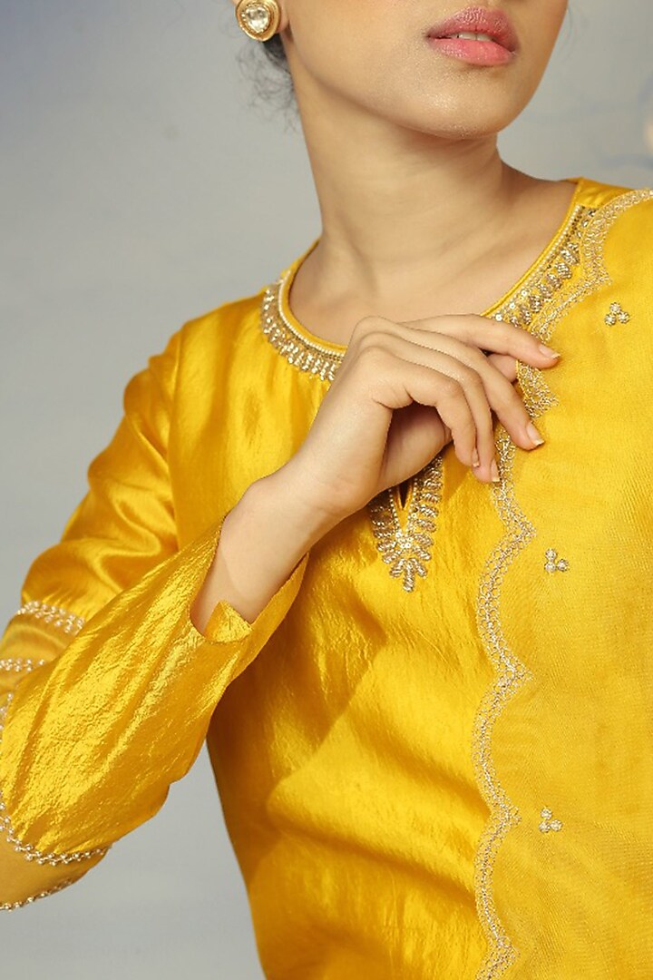 Yellow Embellished Straight Kurta Set by Neha Poddar at Pernia's Pop Up Shop