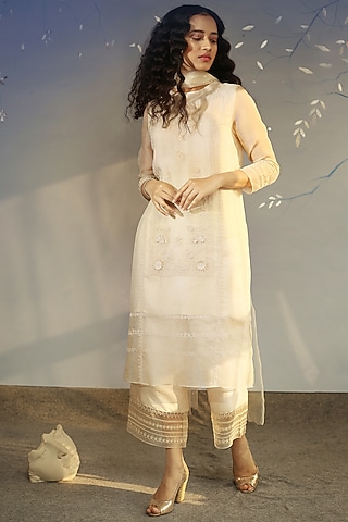 Ivory Embellished Kurta Set by Neha Poddar
