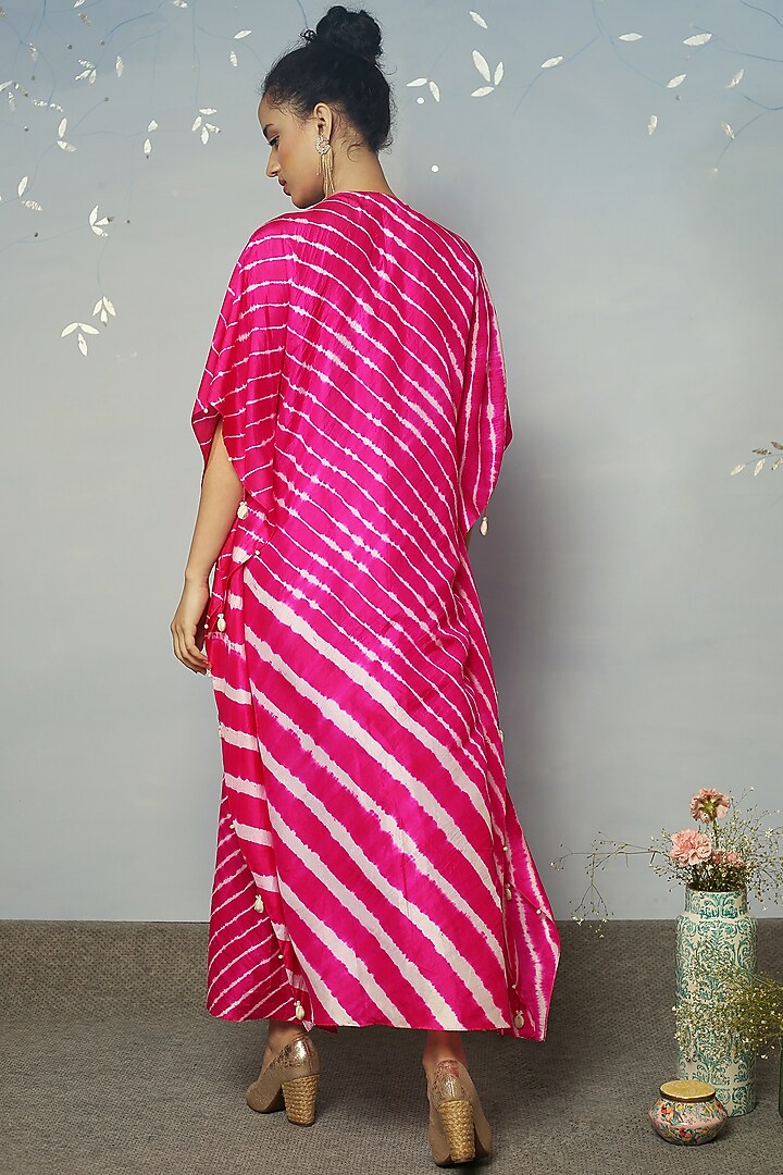 Pink Kaftan With Mirror Work by Neha Poddar at Pernia's Pop Up Shop