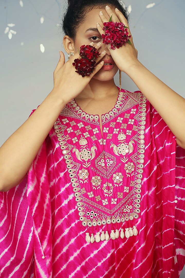 Pink Kaftan With Mirror Work by Neha Poddar at Pernia's Pop Up Shop