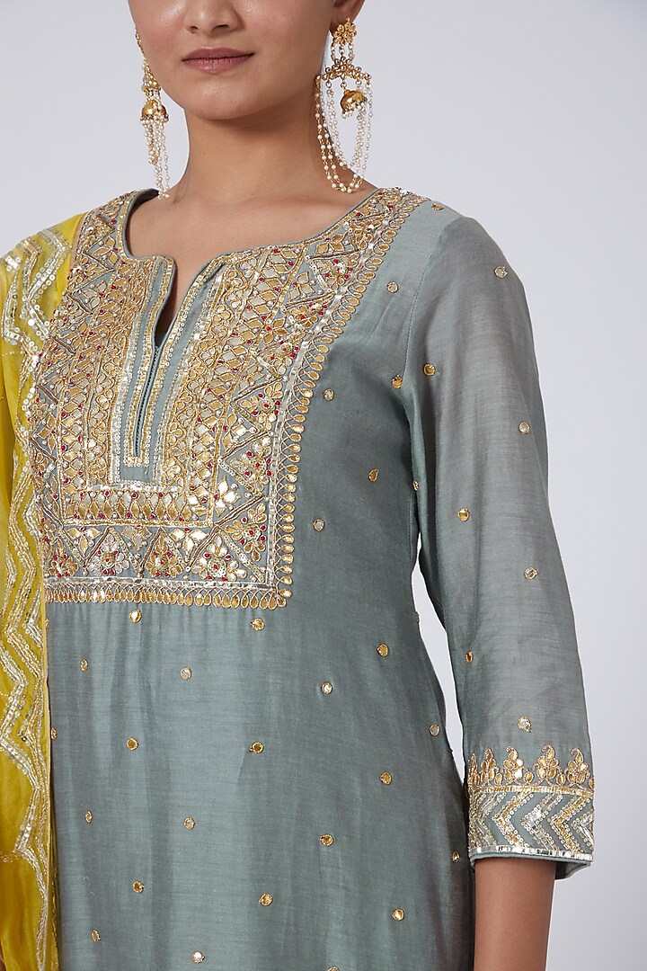 Grey Embellished Kurta Set by Neha Poddar at Pernia's Pop Up Shop